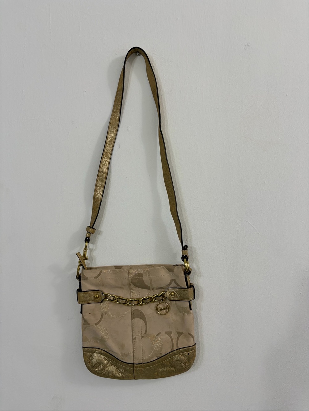 Coach Metallic Signature Crossbody Handbag Gold Jacquard Chain F19820 Medium